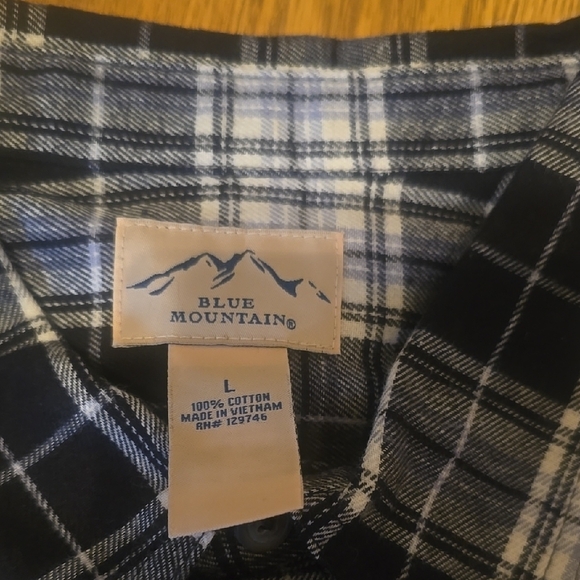 Black and White Casual Button Down Shirt - Picture 3 of 4